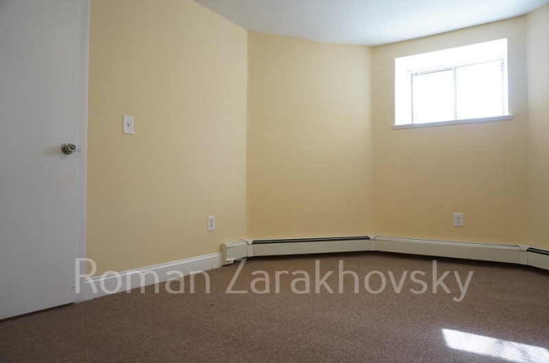 Building Photo - 74 Gardner St