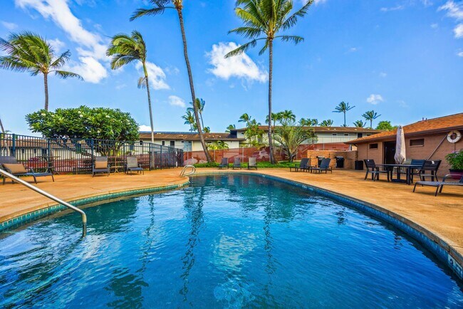 Building Photo - Top-floor, ocean-view 1BR/1BA condo in Honokowai — close to Honokowai Beach Park and Bad Ass Coffee.
