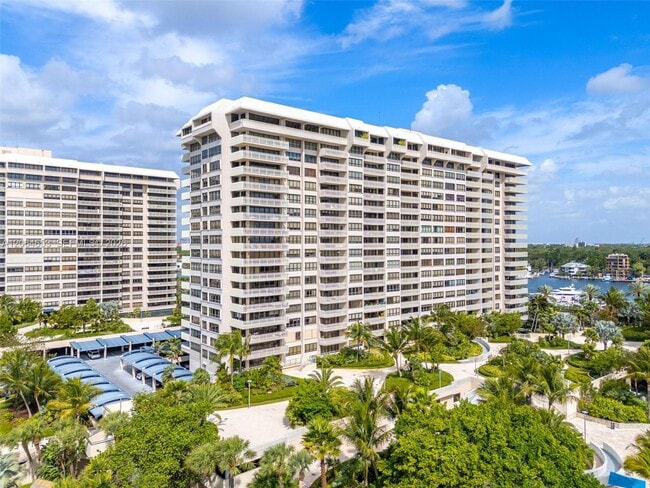 Building Photo - 2 Grove Isle Dr