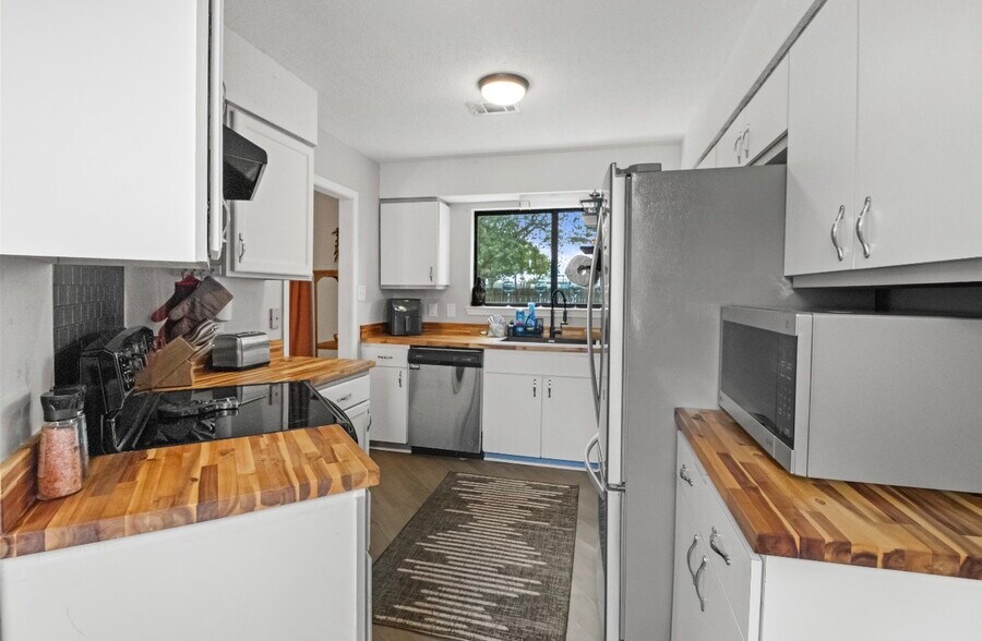 Building Photo - 193 Woodland Park Cir