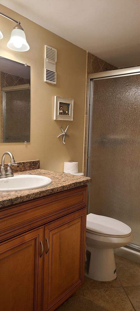Building Photo - Vacation Rental - 30 Day min across From D...