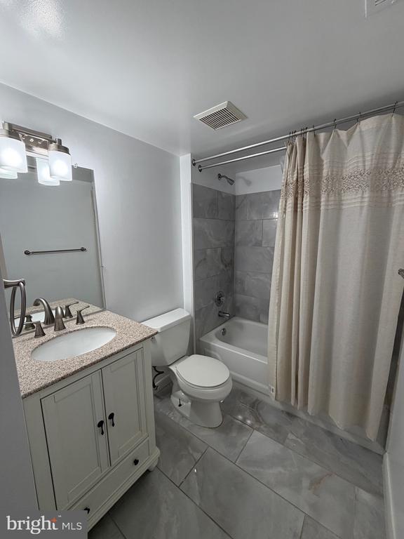 Building Photo - 117 Castletown Rd