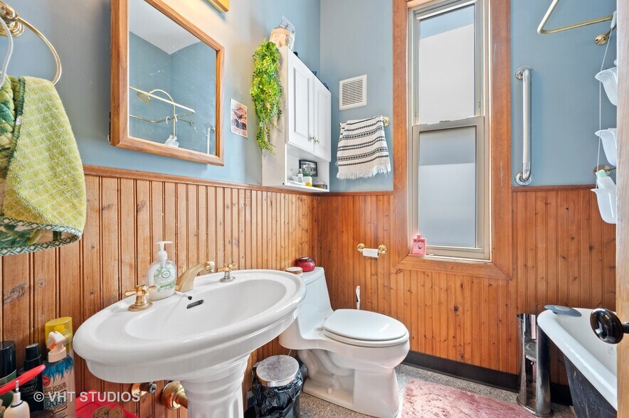 Building Photo - 3629 N Wayne Ave