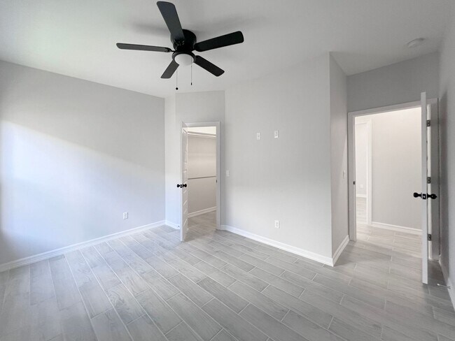 Building Photo - 504 N Alexandrite Ave