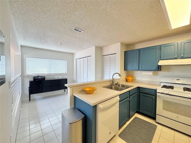 Building Photo - 715 Magnolia Pl