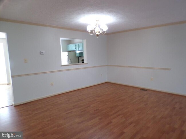 Building Photo - 114 Park Cove Dr