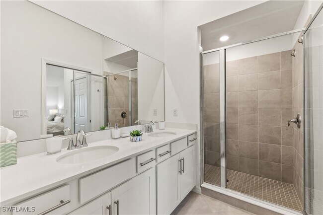 Building Photo - 15940 Grassland Ln