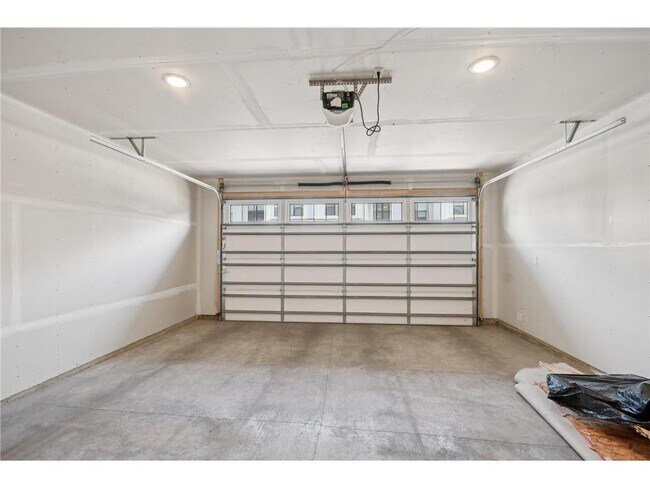 Building Photo - 4760 Ironwood Cir