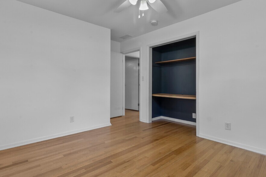 Building Photo - 820 Eaglewood Dr