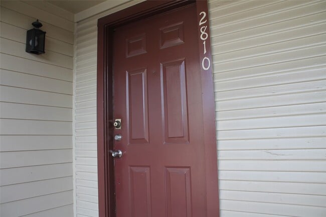 Building Photo - 2120 El Paseo St