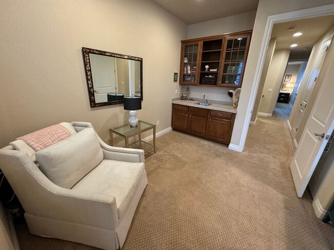 Building Photo - Amazing Lone Tree Home!