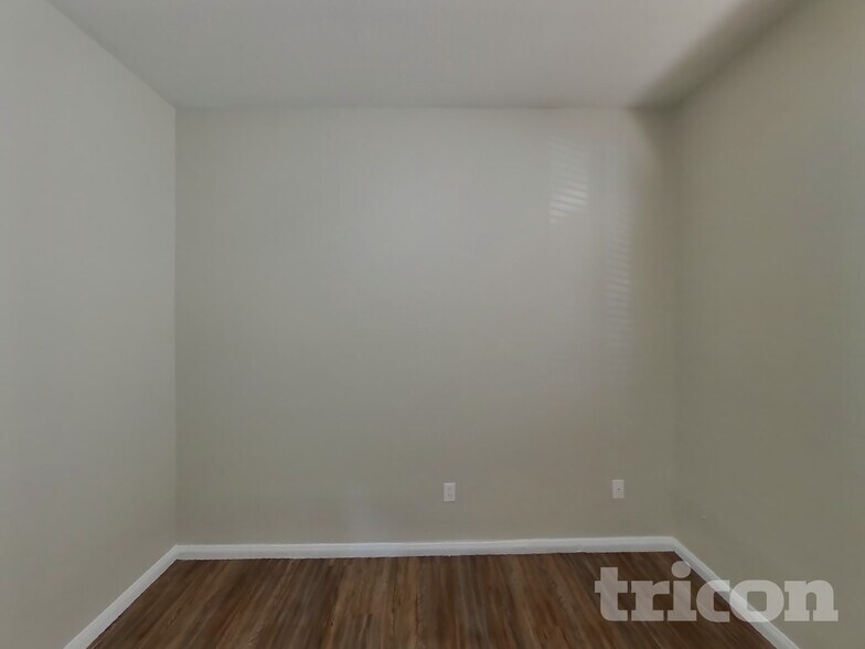 Building Photo - 8504 Last Point Ave