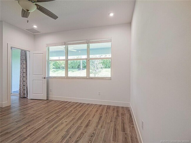 Building Photo - 11551 SW Viridian Blvd