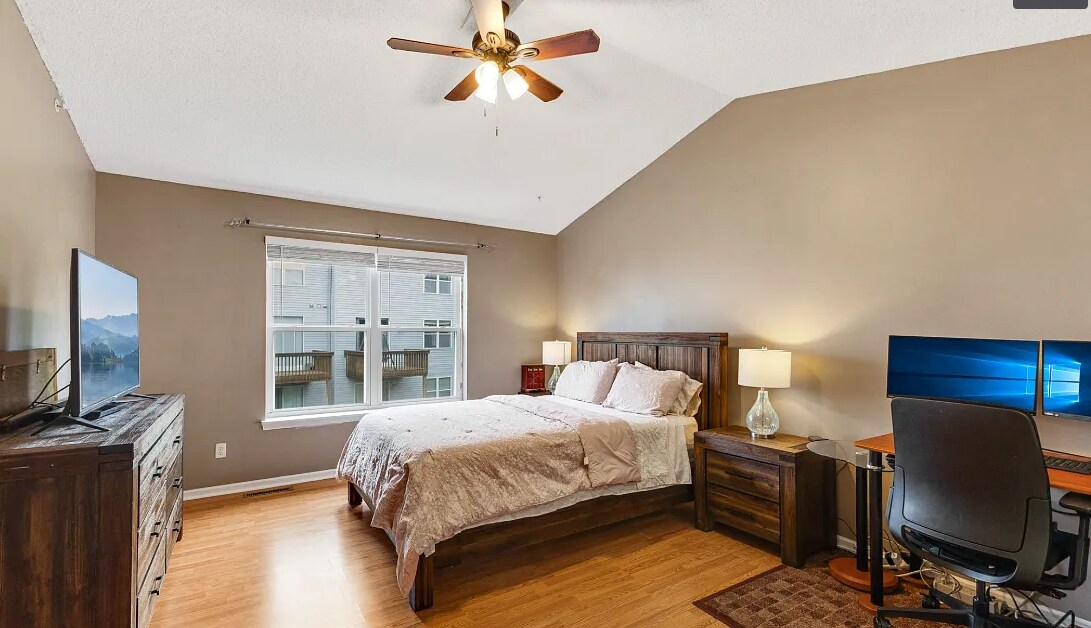 Building Photo - 5100 Holly Ln N