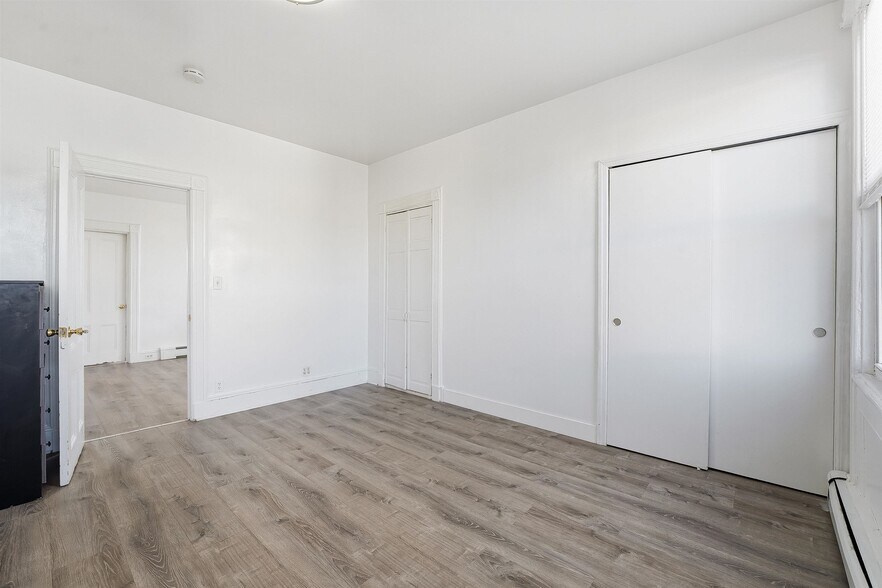 Building Photo - 525 7th St