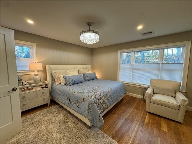 Building Photo - 25 Franklin Rd