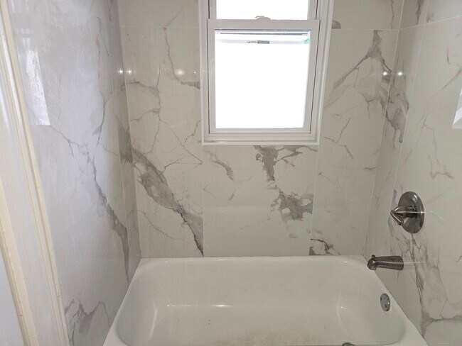 Building Photo - 465 Burritt St