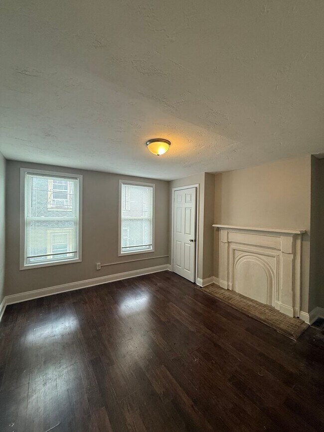 Building Photo - EXTREMELY SPACIOUS AND REMARKABLY REMODELED NORTHSIDE HOME- AVAIL MAY 1ST!