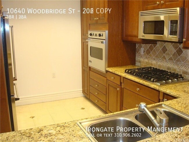 Building Photo - 10640 Woodbridge St