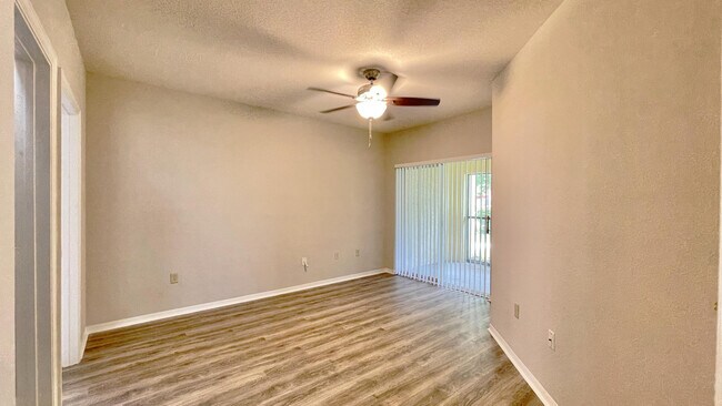 Building Photo - 170 SW Peacock Boulevard 36-104 Port Saint...