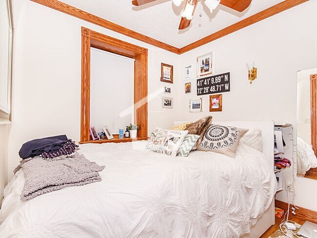 Building Photo - Awesome 2 bed in Beacon Hill.....