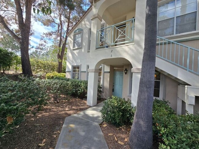 Building Photo - Private Ground-Level Condo in the Heart of Carmel Valley