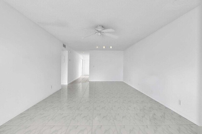 Building Photo - 13721 Flora Pl