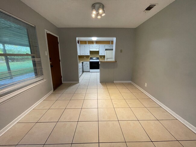 Building Photo - 2902 Trailridge Cir