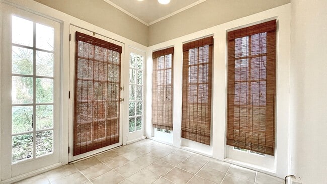 Building Photo - 1919 Nassau Blvd