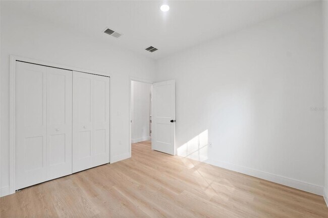 Building Photo - 746 Marion Oaks Manor