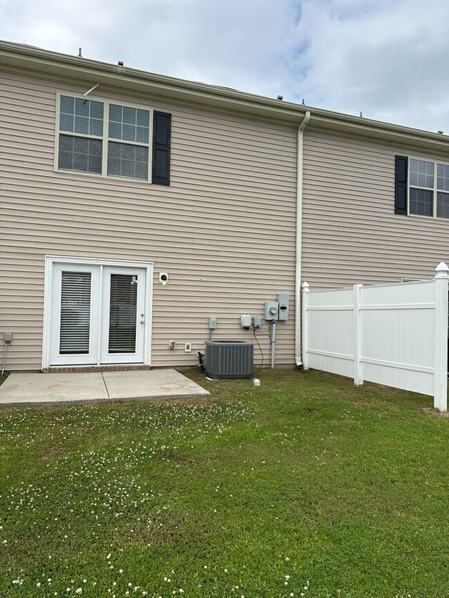 Building Photo - 495 Canyon Oak Loop