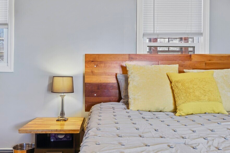 Building Photo - 372 Broadway