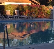 Building Photo - 5104 Lakeview Ave