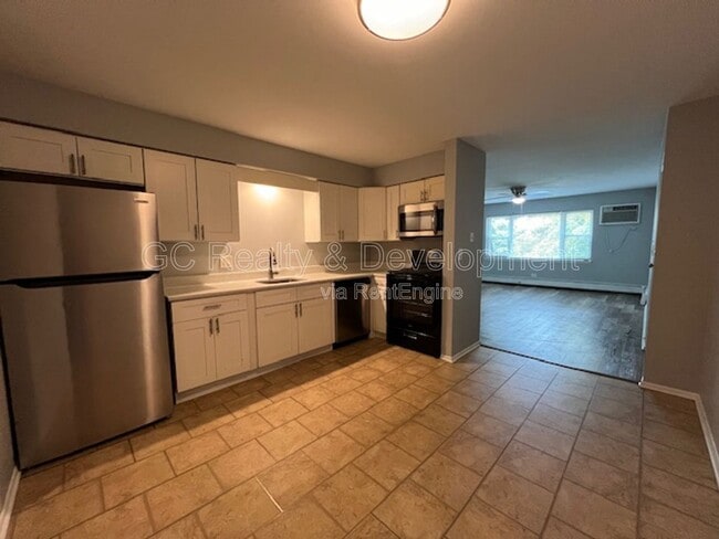 Building Photo - 312 S Warwick Ave