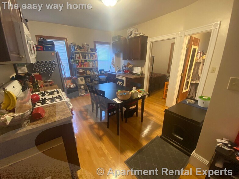 Building Photo - 105 Brookline St