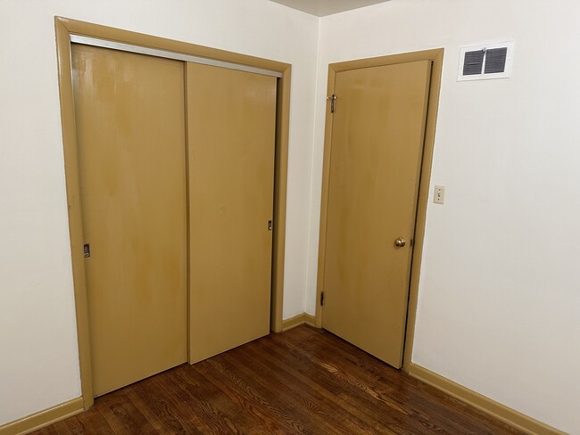Building Photo - 4075 N 85th St