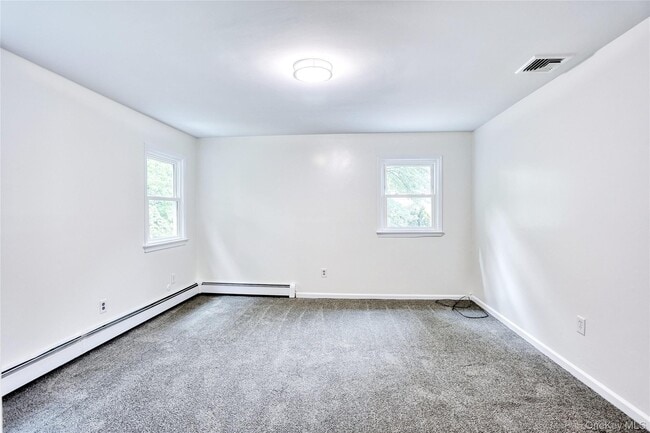 Building Photo - 24 Wallace Dr
