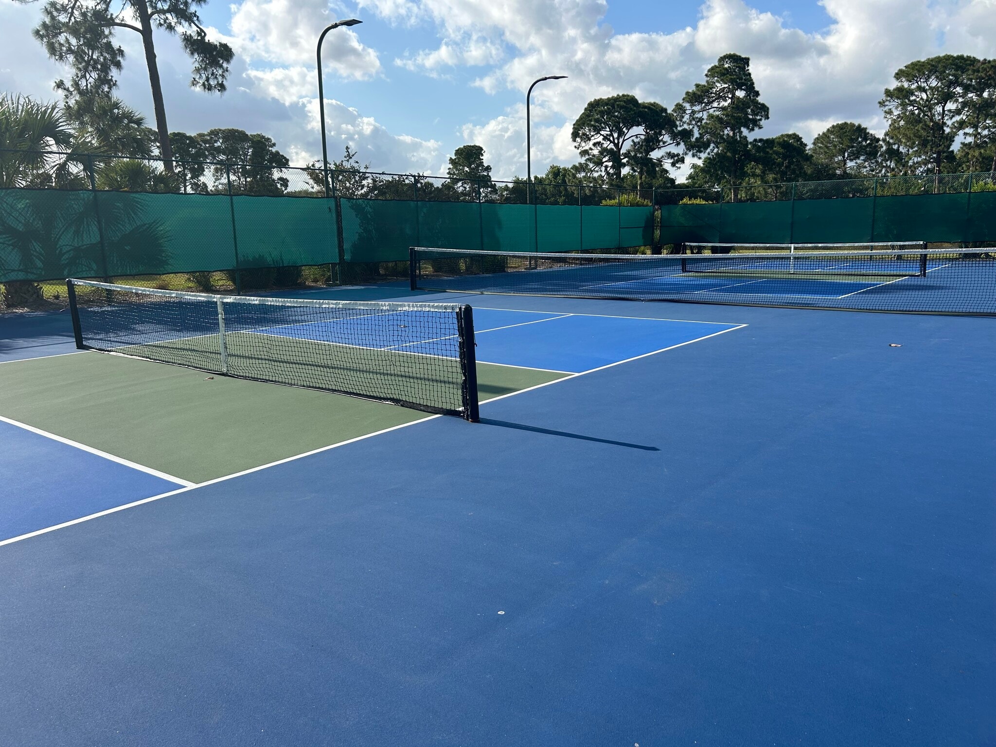 Building Photo - 895 SW Lake Charles Cir