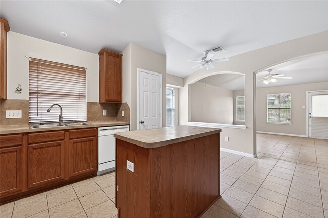 Building Photo - 16714 Mallory Bridge Dr