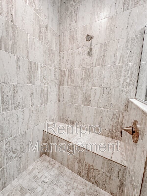Building Photo - 12488 Oak Hill Way
