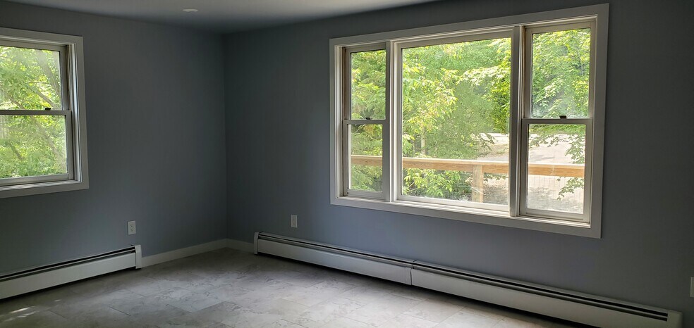 living room - 2014 US Route 3