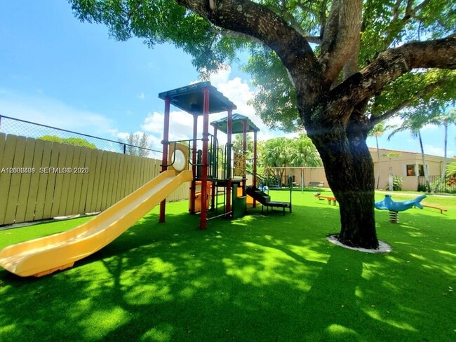 Building Photo - 3619 Torremolinos Ave