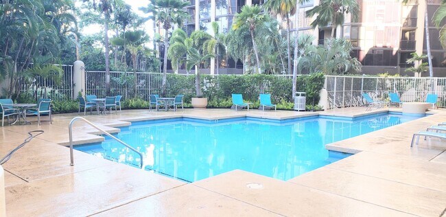 Building Photo - Honolulu Park Place Penthouse 1 Bedroom 1 ...