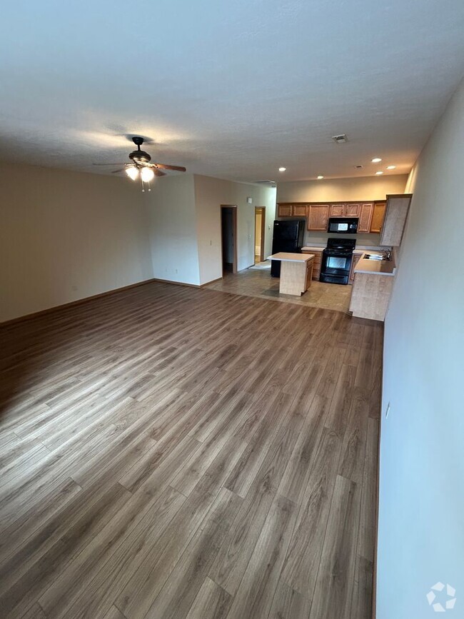 Building Photo - Modern & Spacious 2-Bedroom Ranch Condo – ...