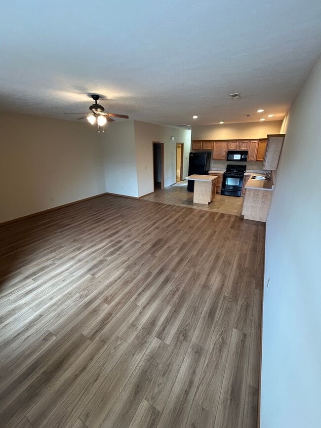 Building Photo - Modern & Spacious 2-Bedroom Ranch Condo – Available Soon in Troy, OH!