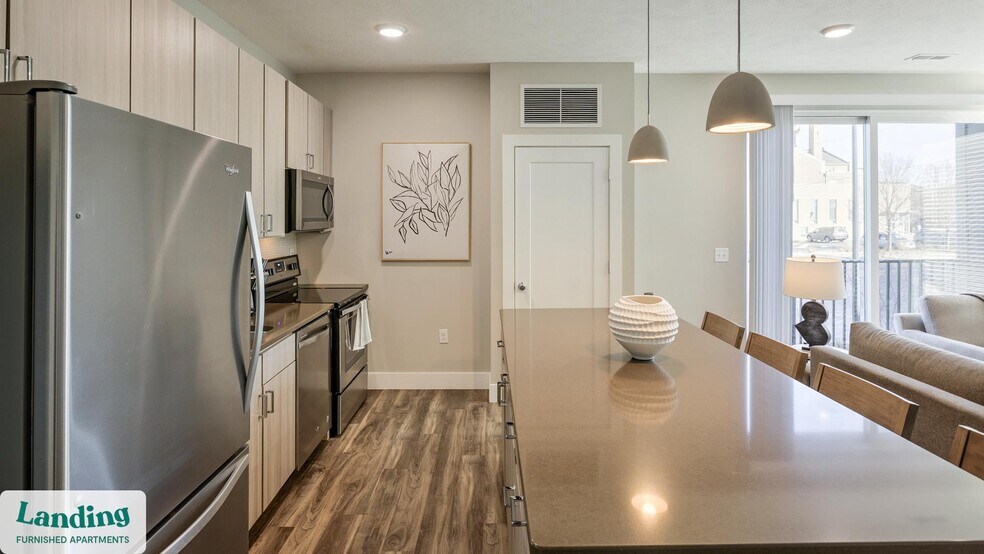 Building Photo - 2800 NE Green Oaks Blvd