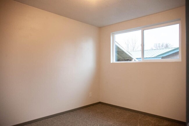 Building Photo - Amazing 3bed 2 bath home in the heart of Bonanza.