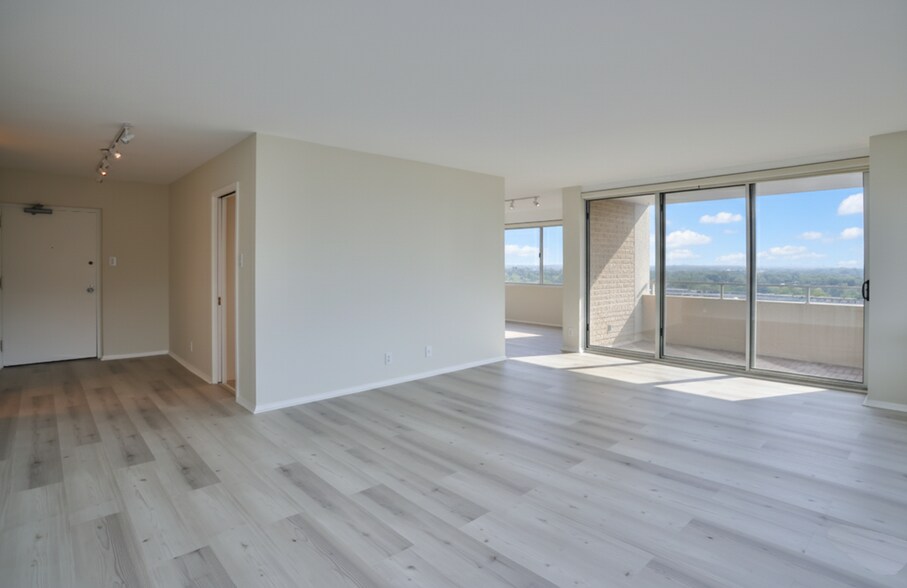 Building Photo - 5500 Friendship Blvd