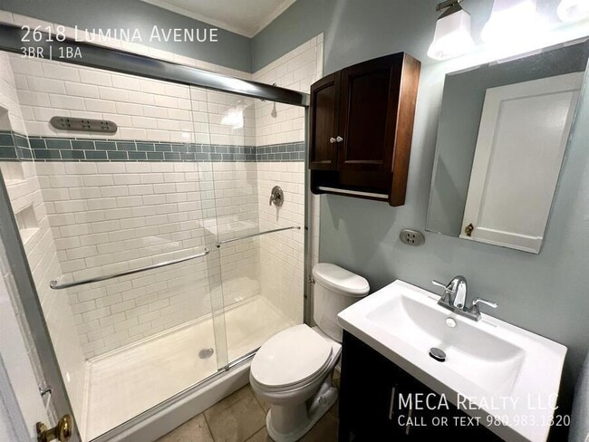 Building Photo - 2618 Lumina Ave