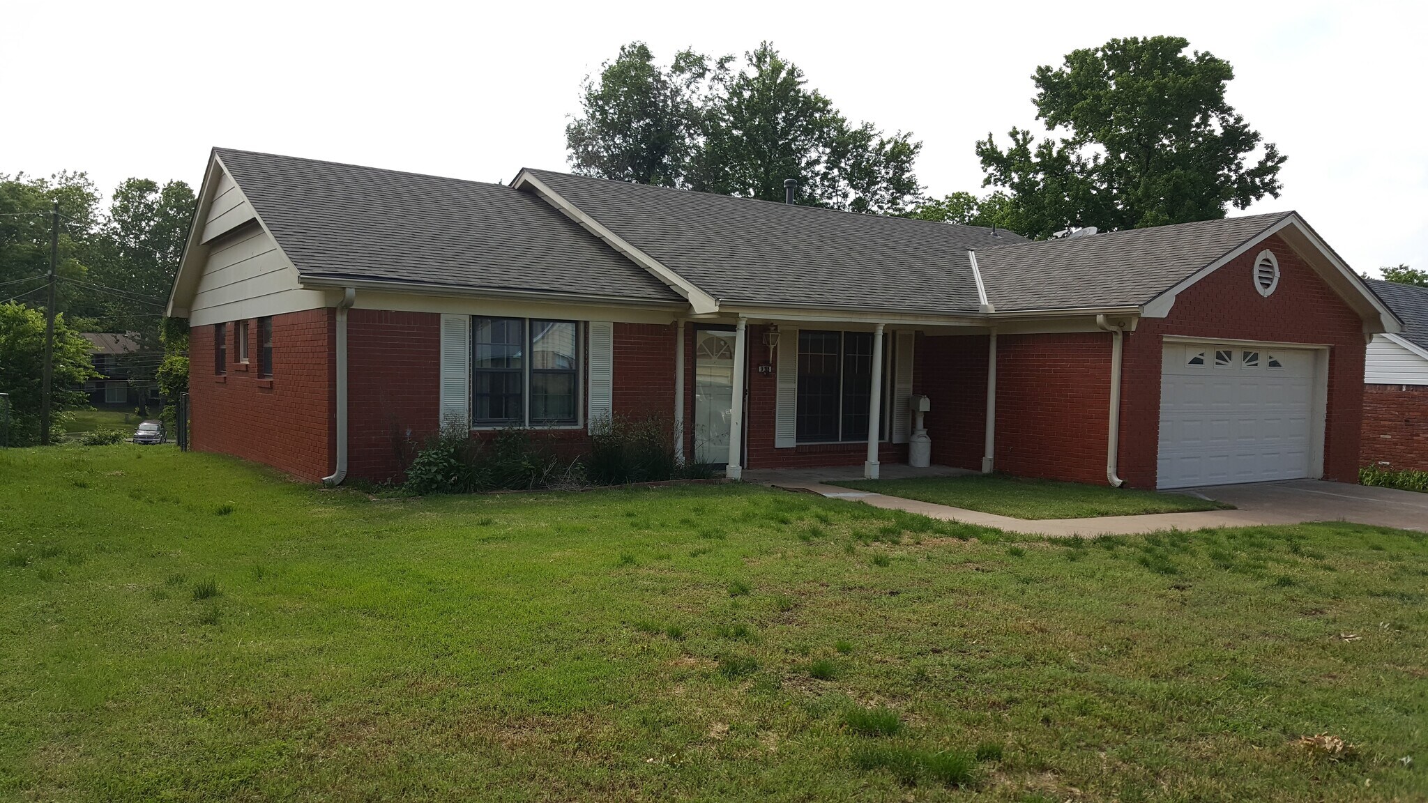 Building Photo - 933 Macklyn Ln